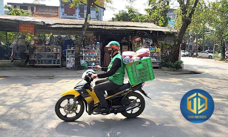 L?i ích c?a thùng ch? hàng xe máy