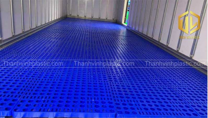 Lót sàn trong kho l?nh