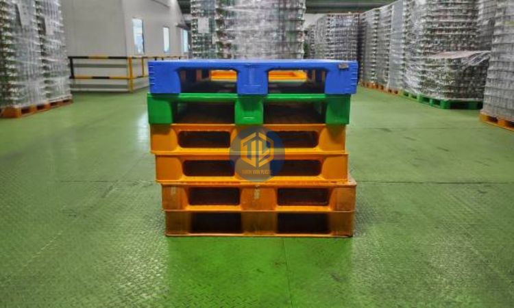 Nh??c ?i?m c?a pallet nh?a c?