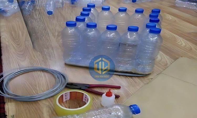 C? ??nh các chai nh?a?