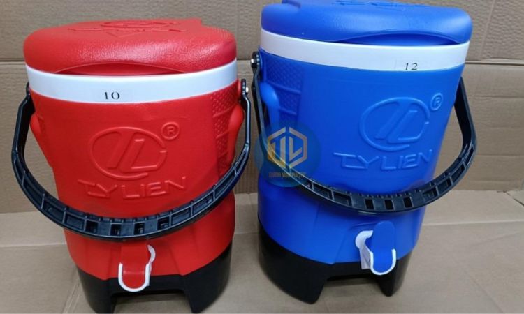 Bình ?á tròn có vòi Ty Liên