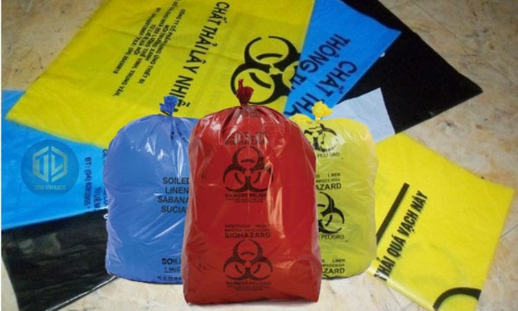 Tiêu chu?n ??i v?i túi ??ng rác th?i y t?