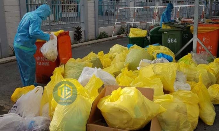 túi ??ng rác th?i y t? màu vàng