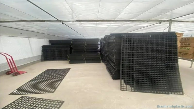 t?m lót sàn màu ?en