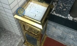 Thùng rác ?á hoa c??ng khách s?n