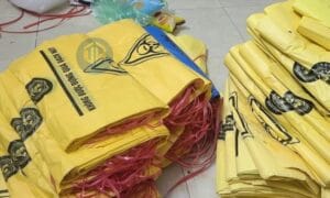 Túi rác y t? có day rút