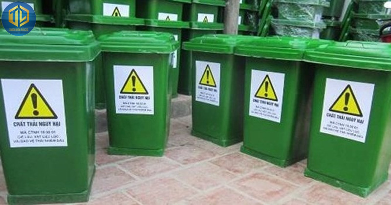 thung-chua-chat-thai-nguy-hai-3