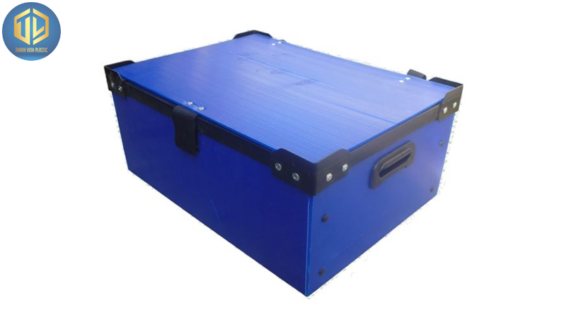 thung-nhua-dung-quan-ao-2