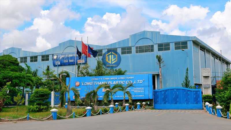 can-nhua-lam-bang-vat-lieu-gi-2