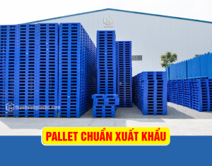 Pallet nh?a xu?t kh?u