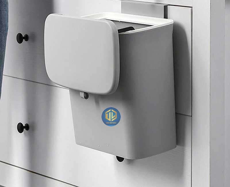 7 m?u thùng rác treo cánh t? b?p ??p, b?n b? và giá t?t nh?t